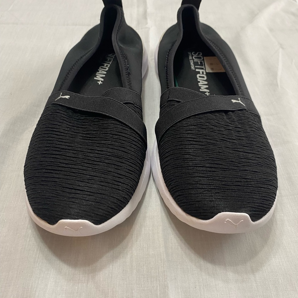 Puma women’s Adelina sneakers size 11
